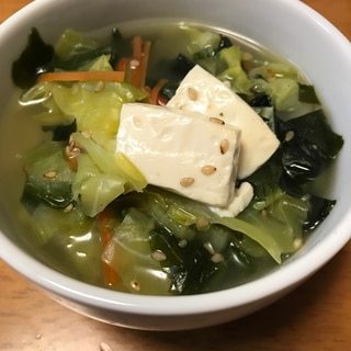 キャベツとワカメの韓国風スープ